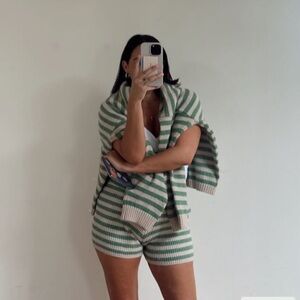 BY BILLIE NWT GREEN BEIGE STRIPED SWEATER SHORTS SET